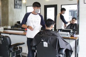 Nikmati Cukur Rambut Dimana Saja Hanya Bersama Tukanglamongan.com